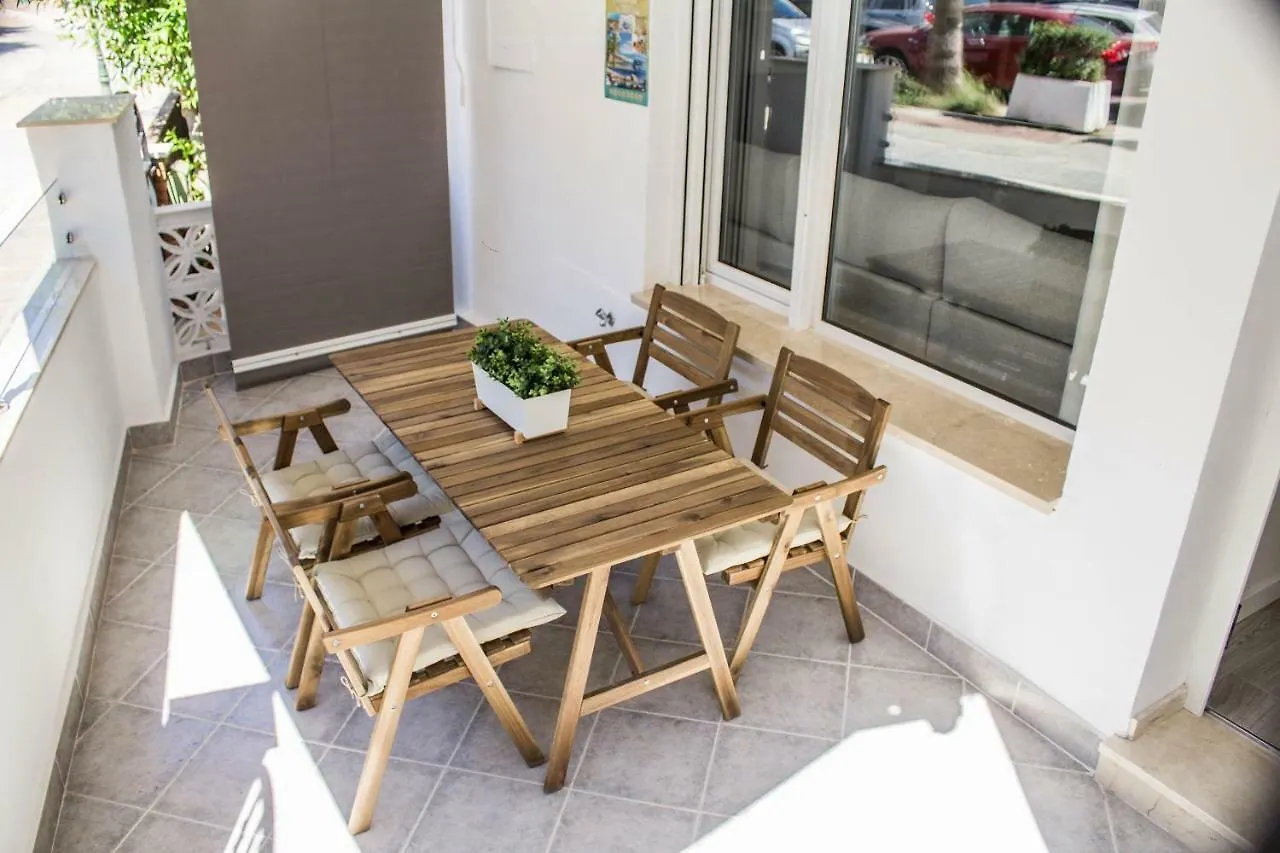 La Carihuela - Torremolinos Alquiler De Casa Vacacional Malaga 0*,
